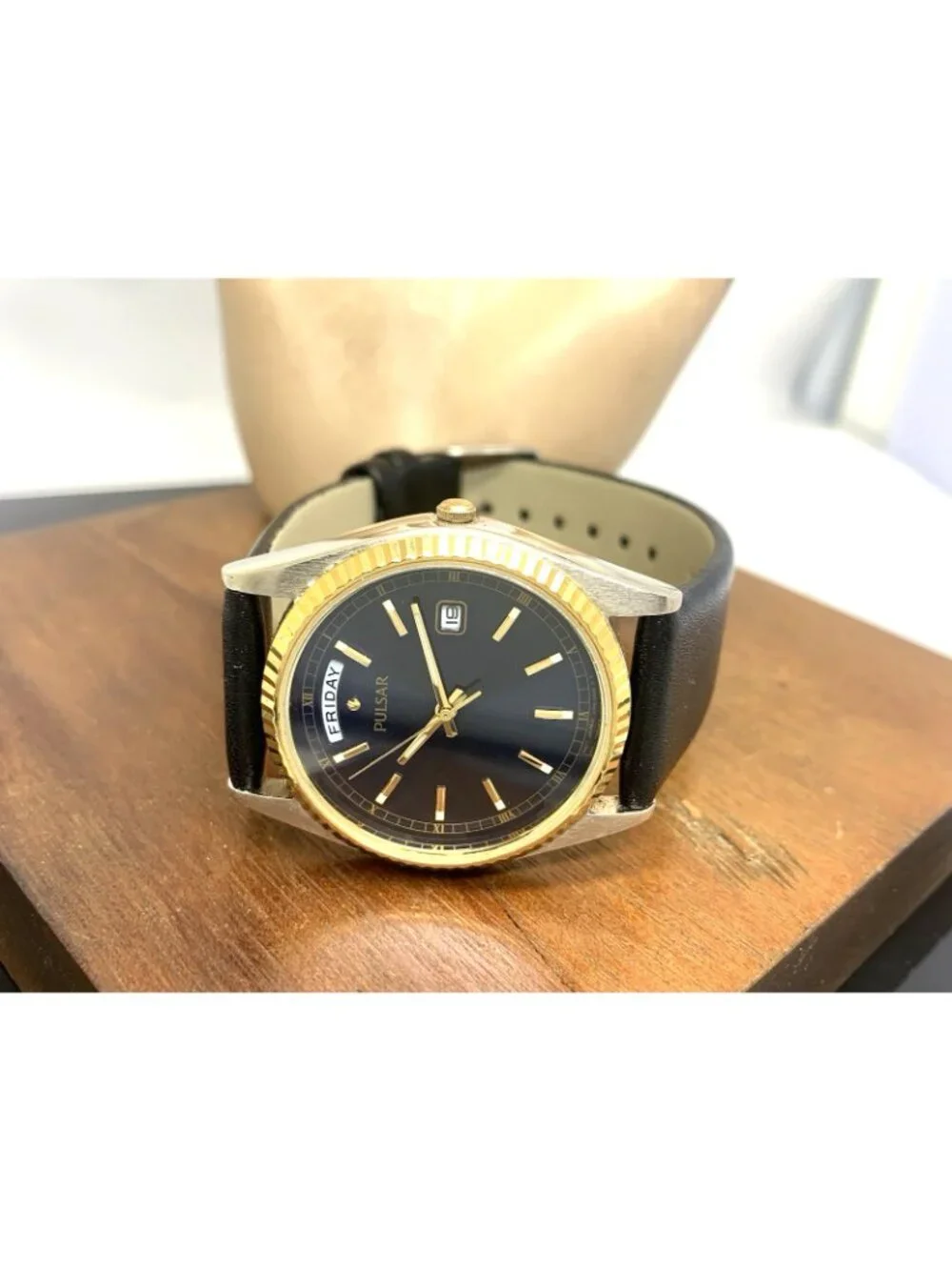 Pulsar Men's Watch V744-0A20 Vintage Quartz Blue Dial Day Date Black Leather